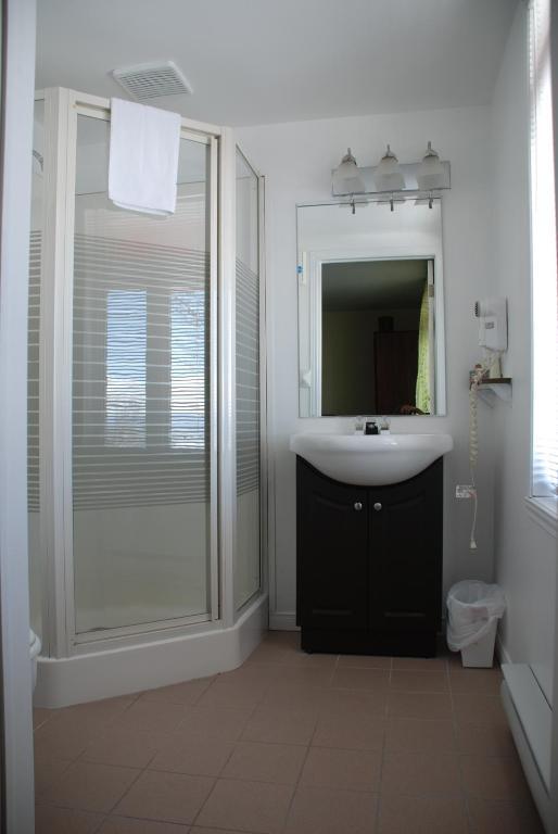Auberge la Courtepointe Petite-Riviere-Saint-Francois Habitación foto